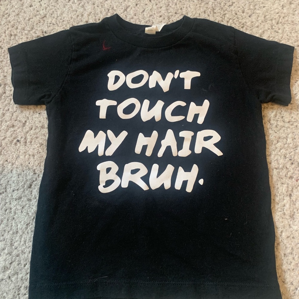 Black short sleeve tshirt